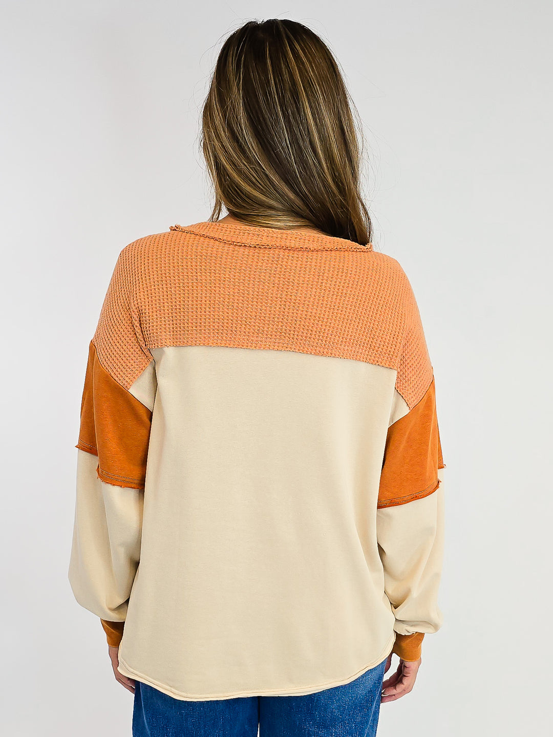 LONG SLEEVE COLOR BLOCK MINERAL WASHED TOP - RUST KHAKI