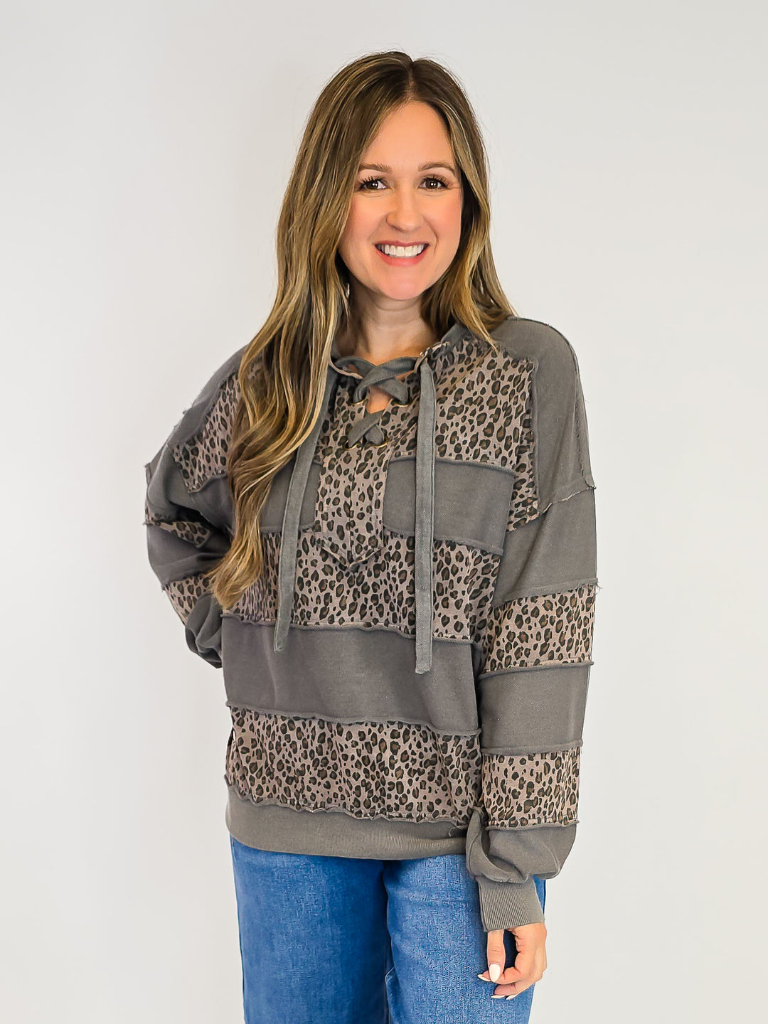 ANIMAL PRINT WASHED TERRY PULLOVER - GREY