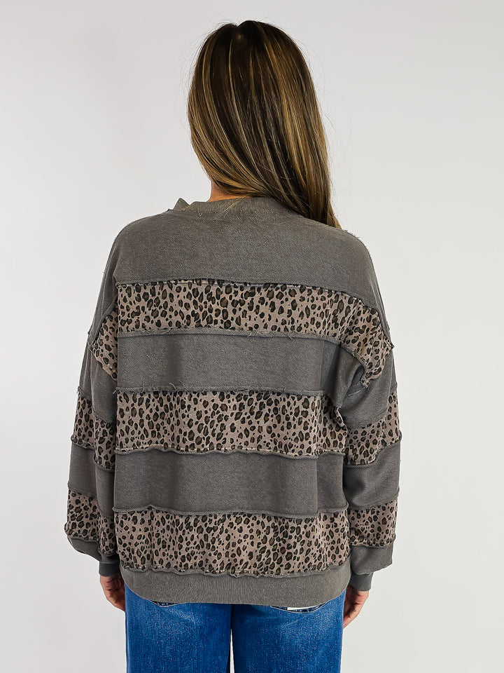 ANIMAL PRINT WASHED TERRY PULLOVER - GREY