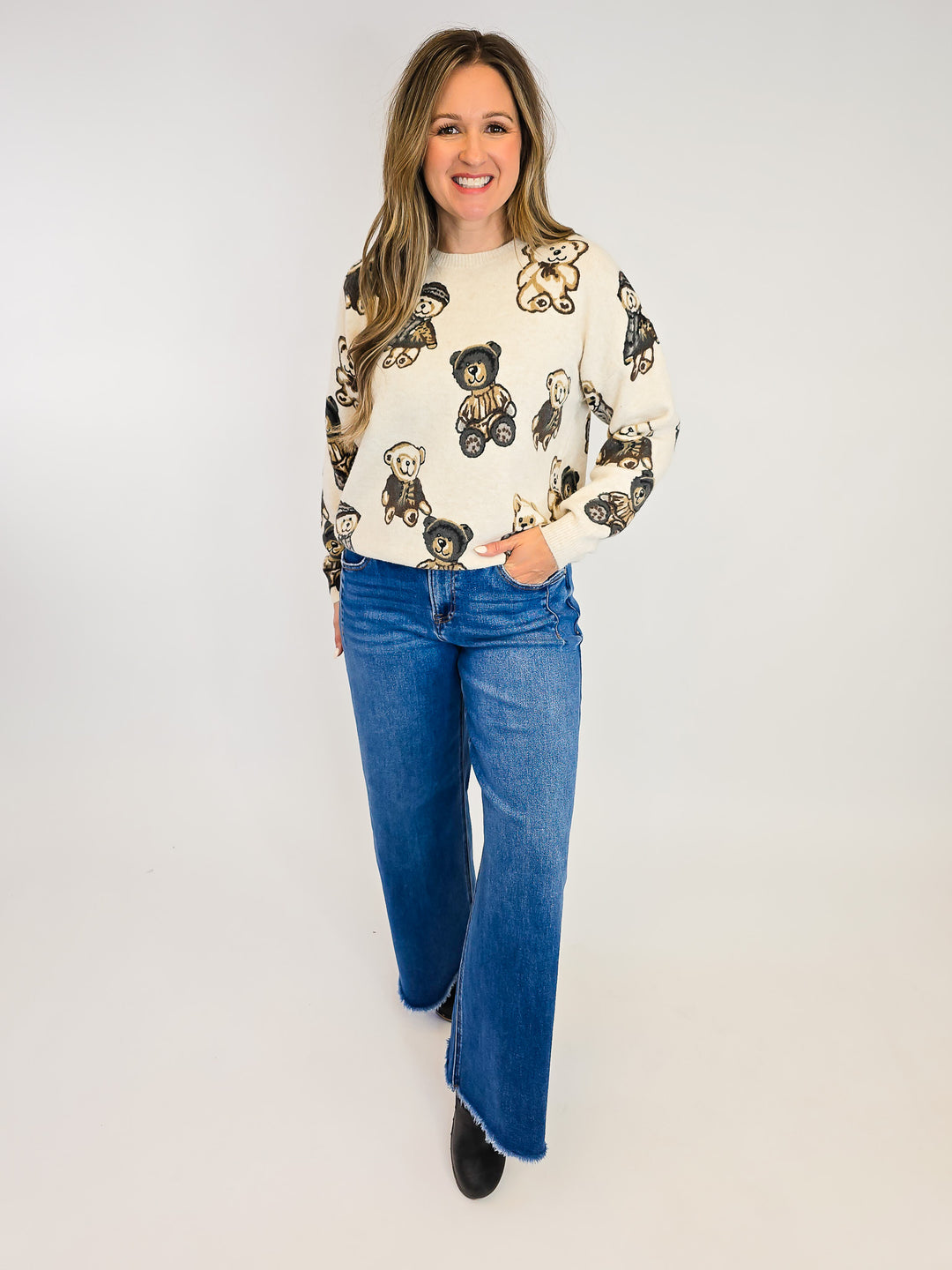 LONG SLEEVE CREW NECK BEAR PRINT SWEATER - ONE SIZE - CREAM
