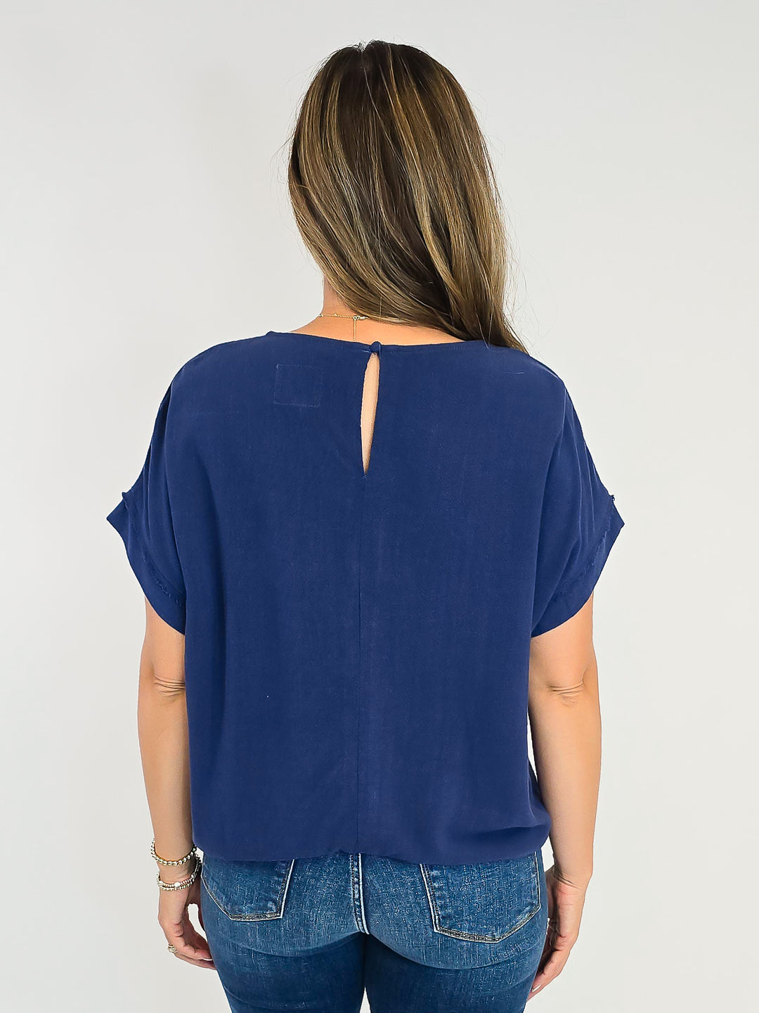 LINEN BLEND TOP W/ADJUSTABLE TIE HEM - NAVY