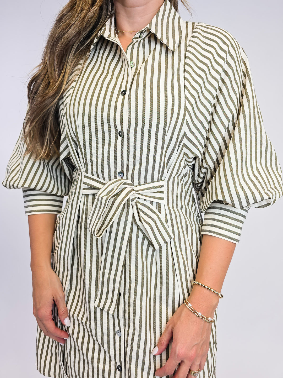 3/4 PUFF SLEEVE STRIPED SHORT DRESS - OLIVE