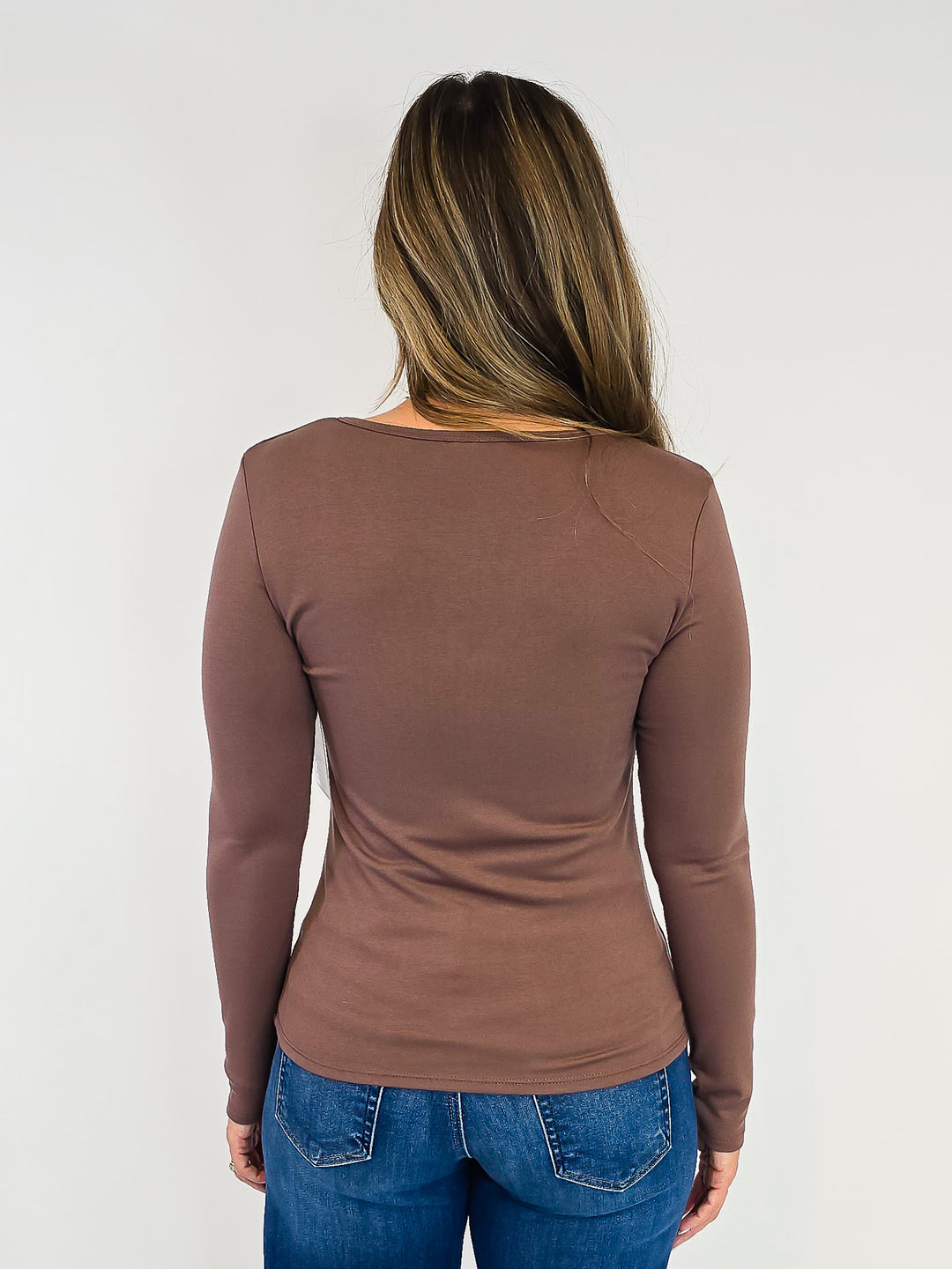 ULTRA SOFT NOTCHED NECK LONG SLEEVE TEE - BROWN