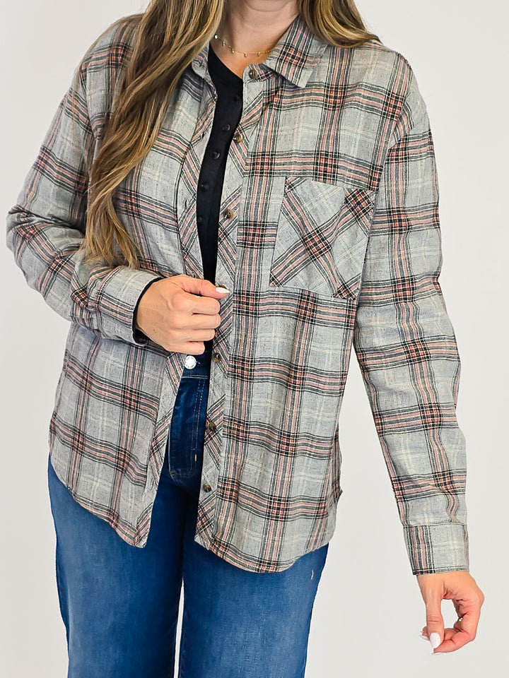 CLASSIC PLAID LONG SLEEVE BUTTON UP SHIRT - HEATHER GREY/MAUVE
