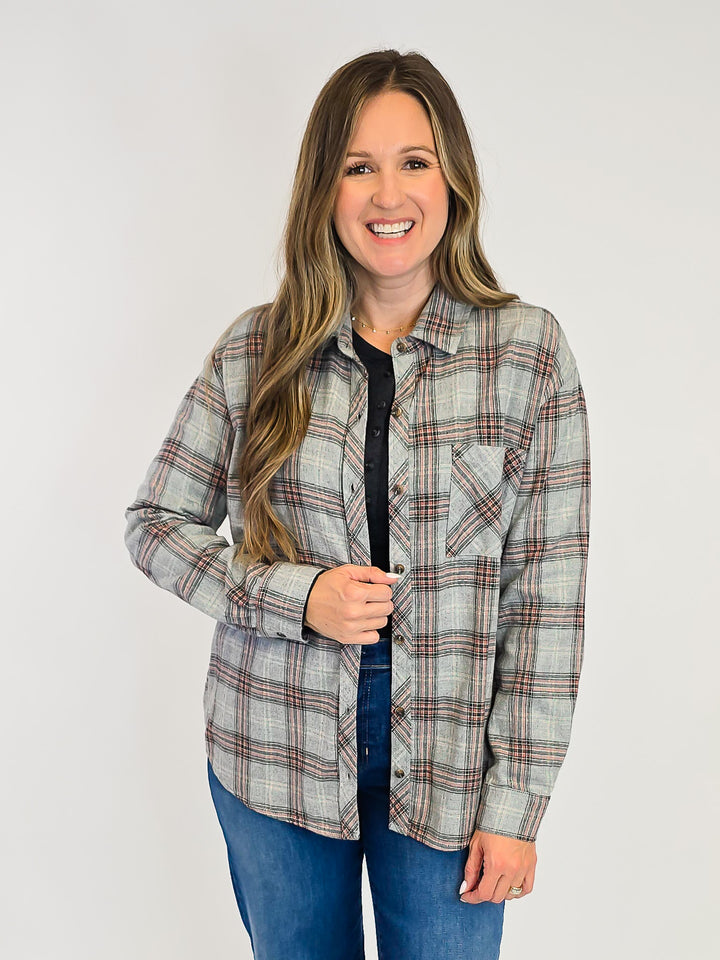CLASSIC PLAID LONG SLEEVE BUTTON UP SHIRT - HEATHER GREY/MAUVE