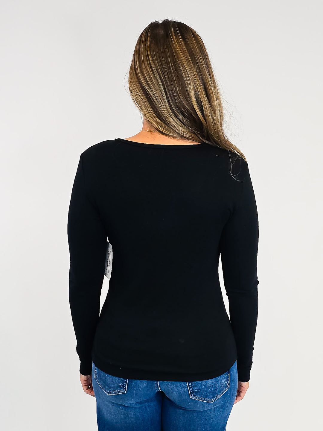 ULTRA SOFT NOTCHED NECK LONG SLEEVE TEE - BLACK