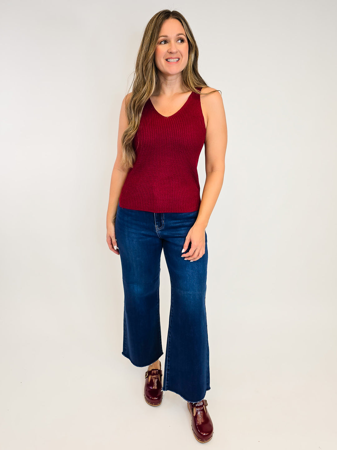 V-NECK KNIT TANK TOP - WINE