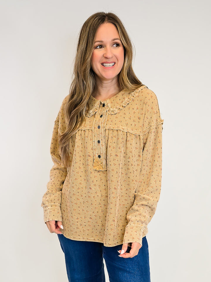 DITSY FLORAL PRINT THERMAL WASHED TOP - LATTE