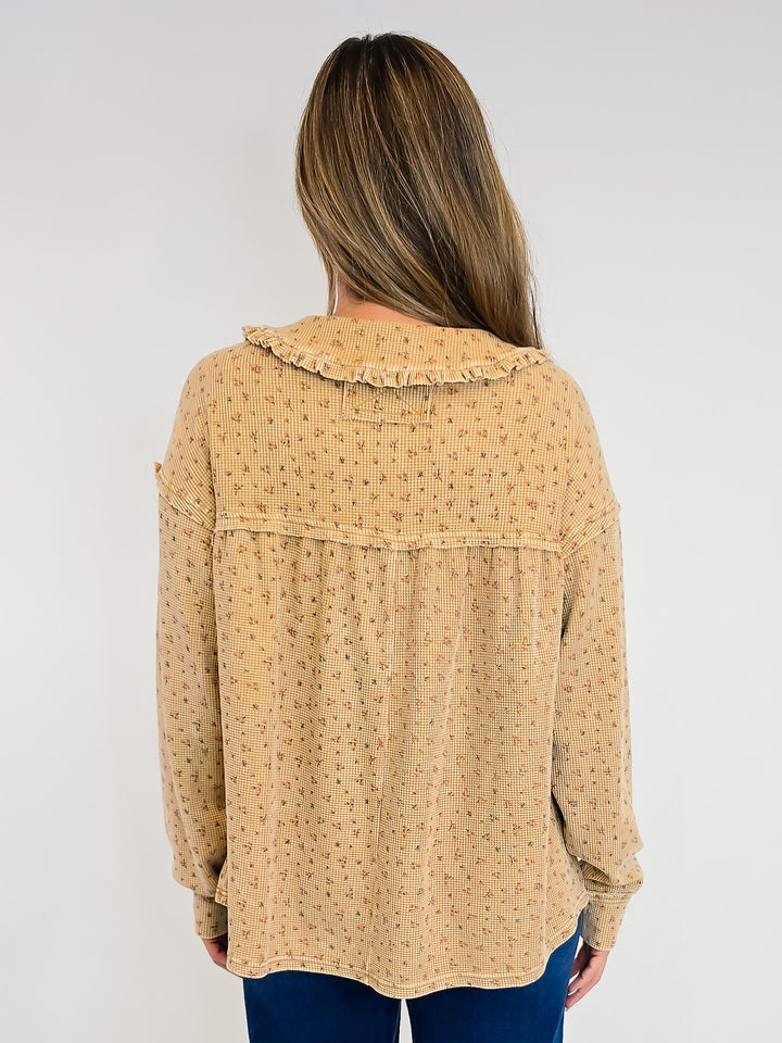 DITSY FLORAL PRINT THERMAL WASHED TOP - LATTE