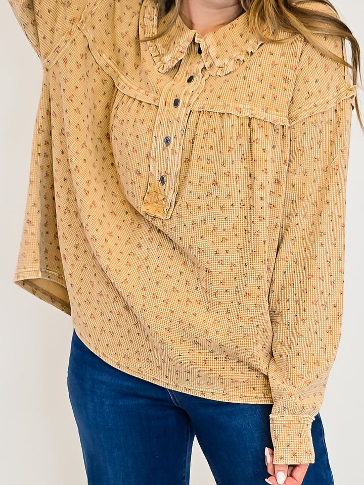 DITSY FLORAL PRINT THERMAL WASHED TOP - LATTE