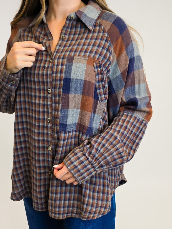 OVERSIZED BUTTON DOWN FLANNEL SHIRT - NAVY BROWN