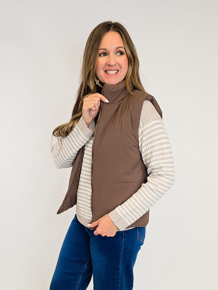 CORDUROY REVERSIBLE PUFFER VEST - BROWN