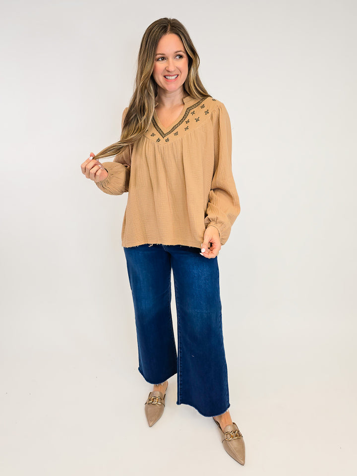 EMBROIDERED COTTON GAUZE WOVEN TOP - LATTE