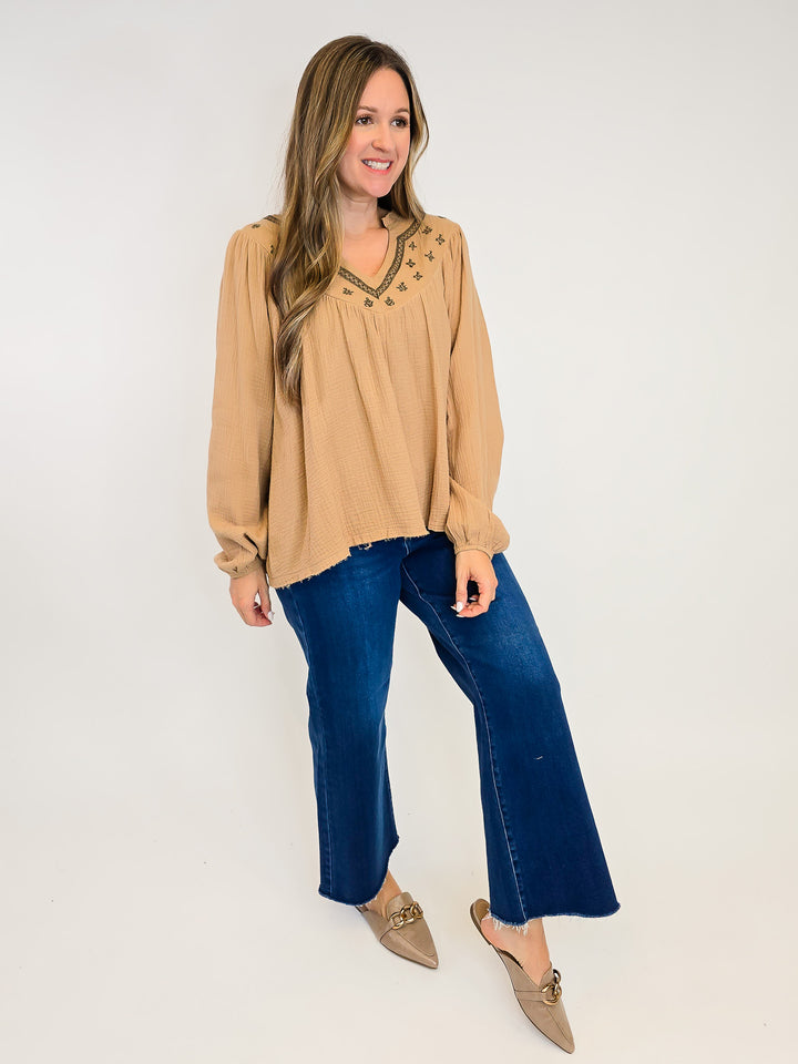 EMBROIDERED COTTON GAUZE WOVEN TOP - LATTE