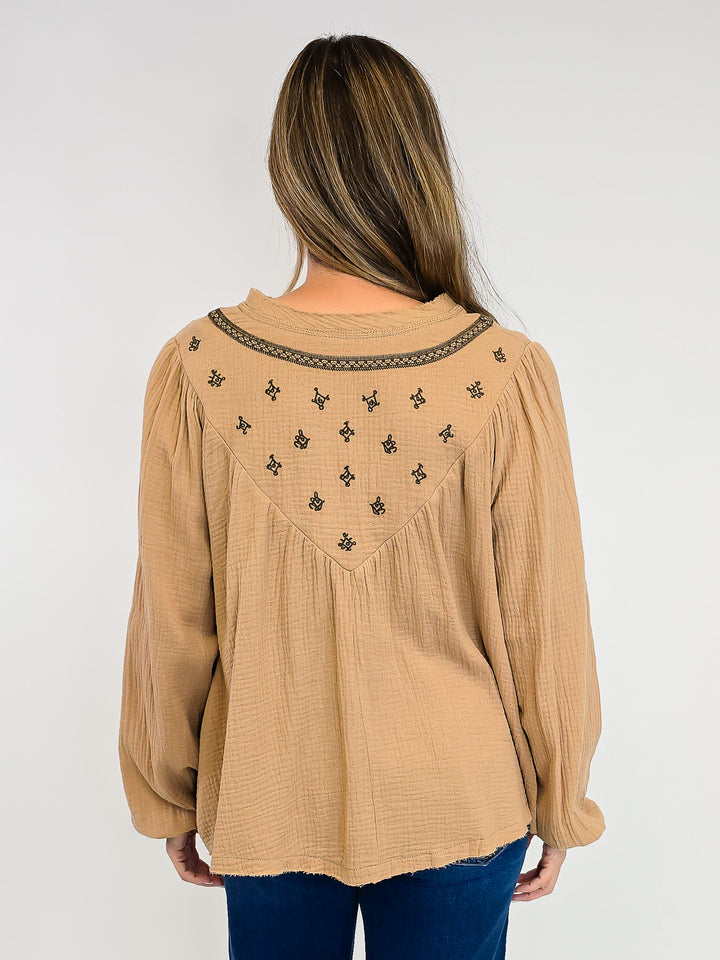EMBROIDERED COTTON GAUZE WOVEN TOP - LATTE