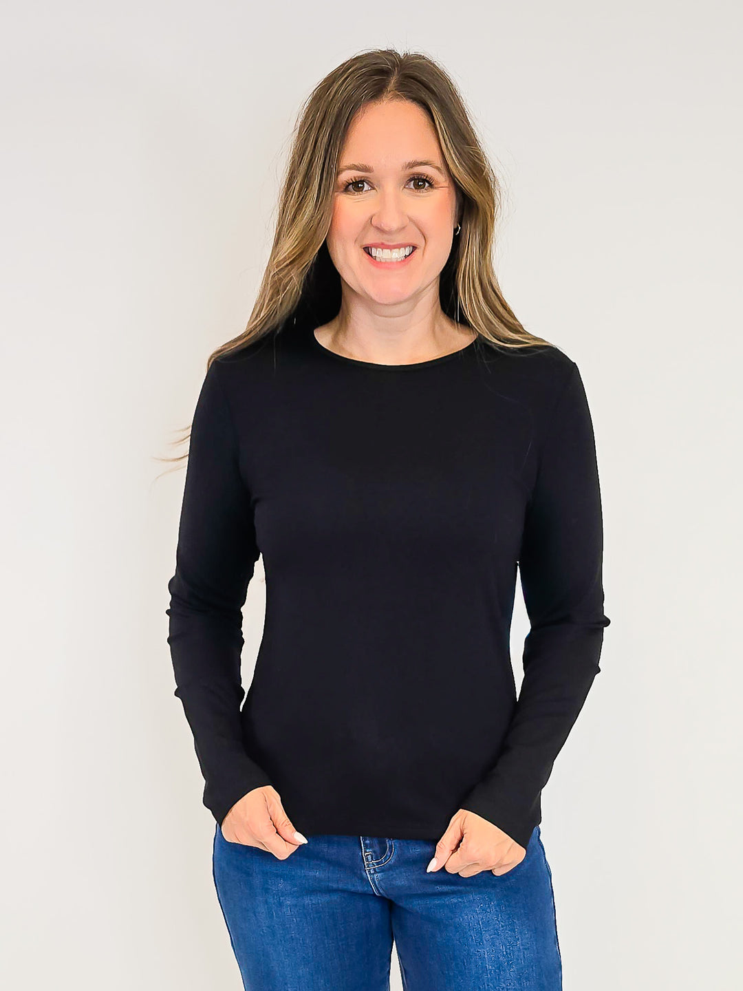 ROUND NECK LONG SLEEVE TOP - BLACK