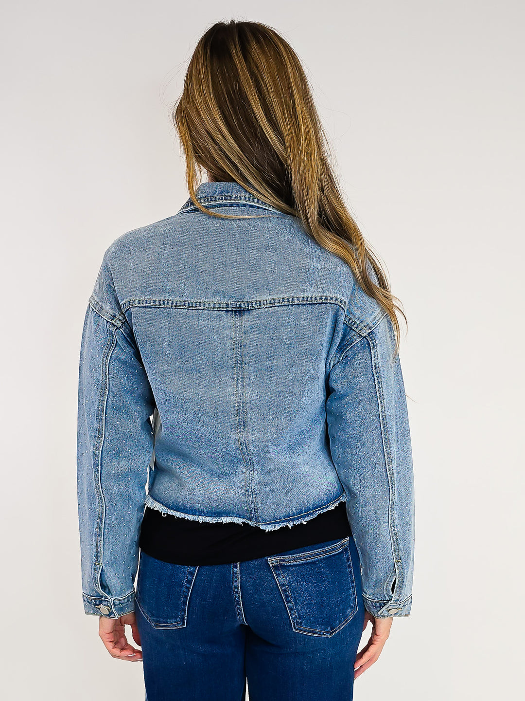 STUDDED CROPPED JEAN JACKET - MEDIUM WASH