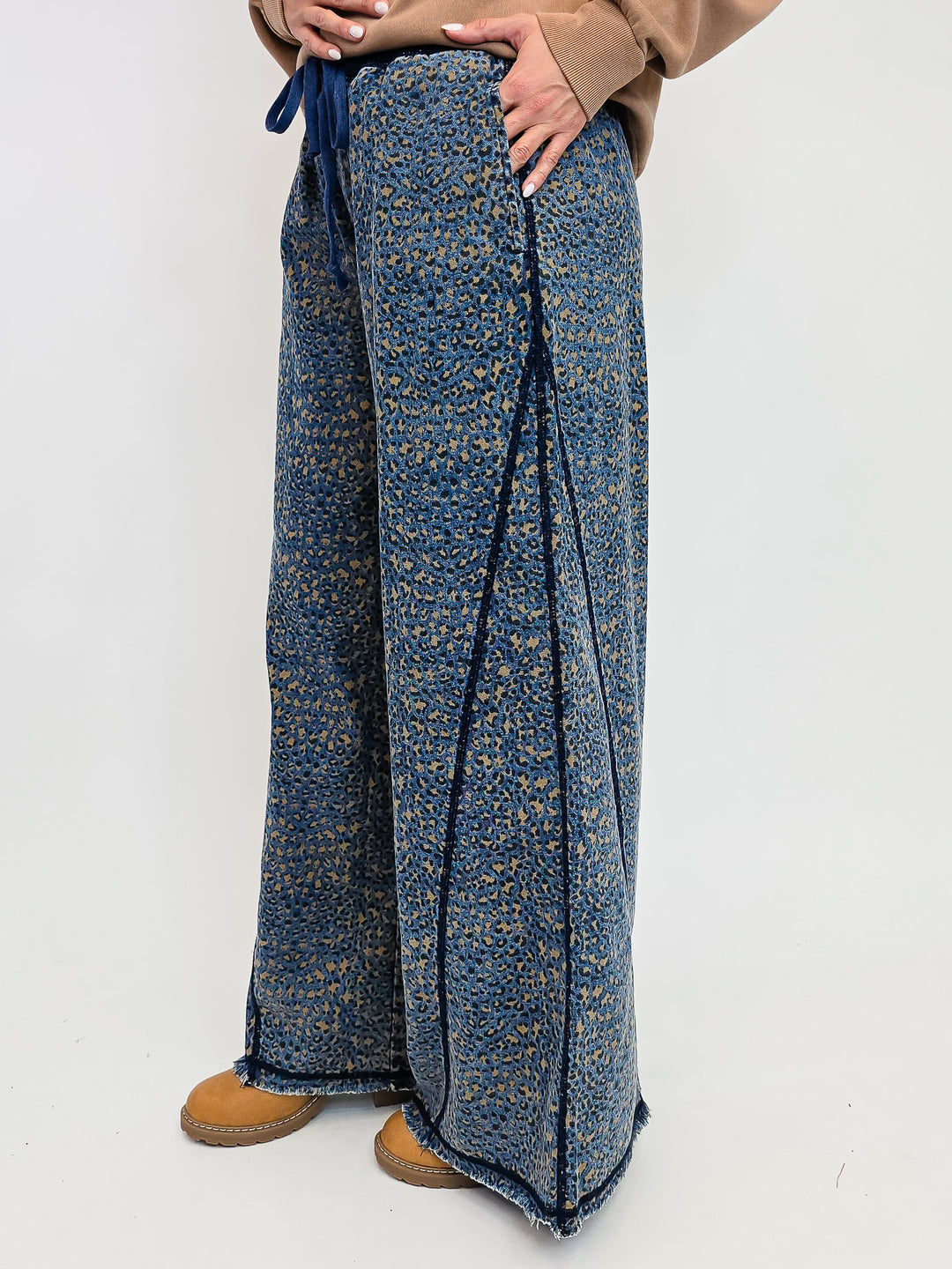 ANIMAL PRINT WASHED DENIM WIDE LEG PANTS - BLUE/TAN
