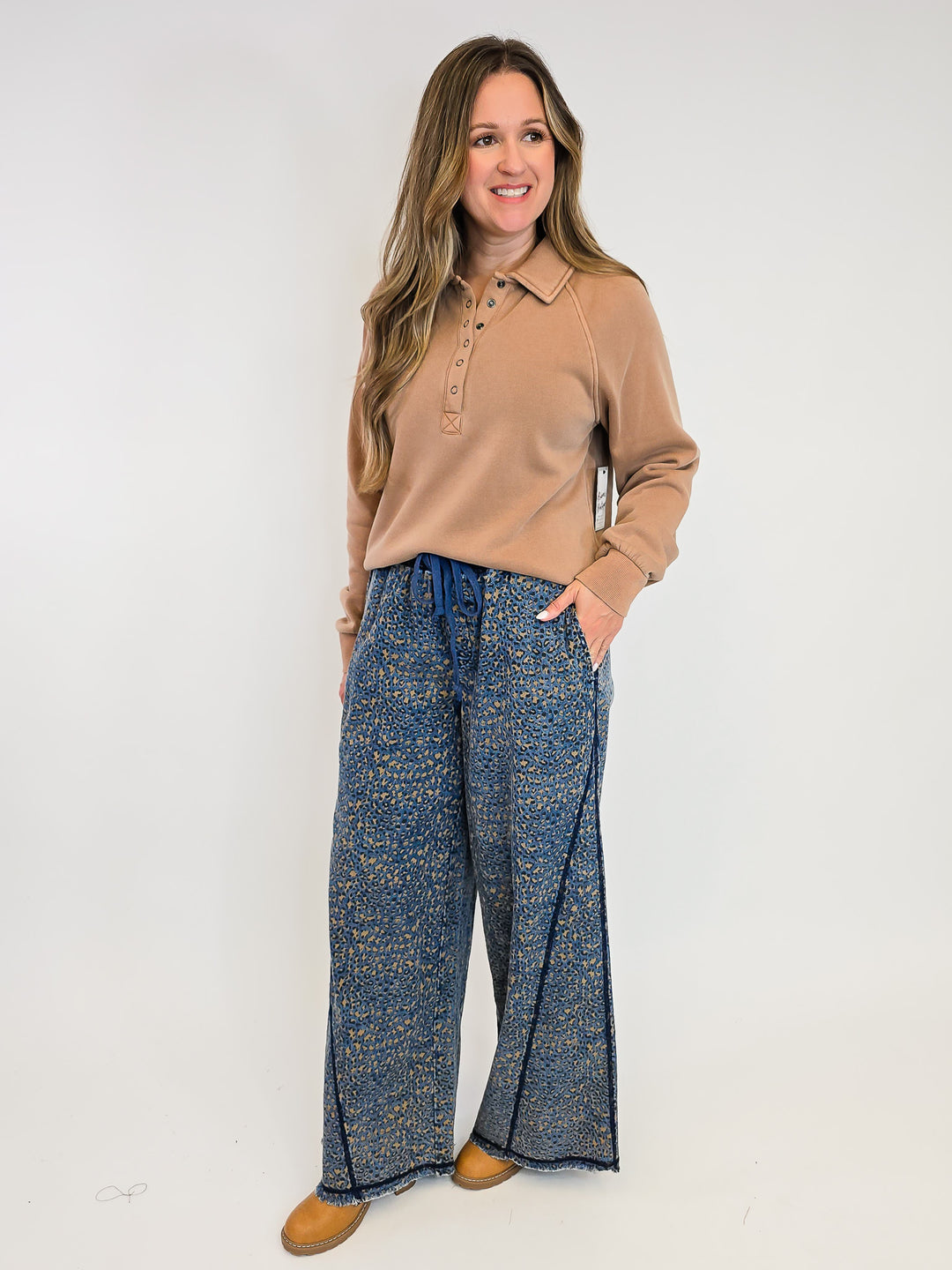 LONG SLEEVE COLLARED PRISCILLA PULLOVER - LIGHT UMBER