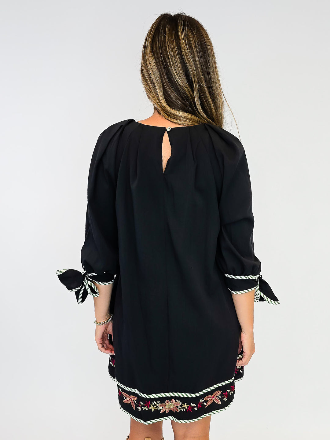 FLORAL EMBROIDERED SHORT DRESS W/BOW TIE CUFFS - BLACK