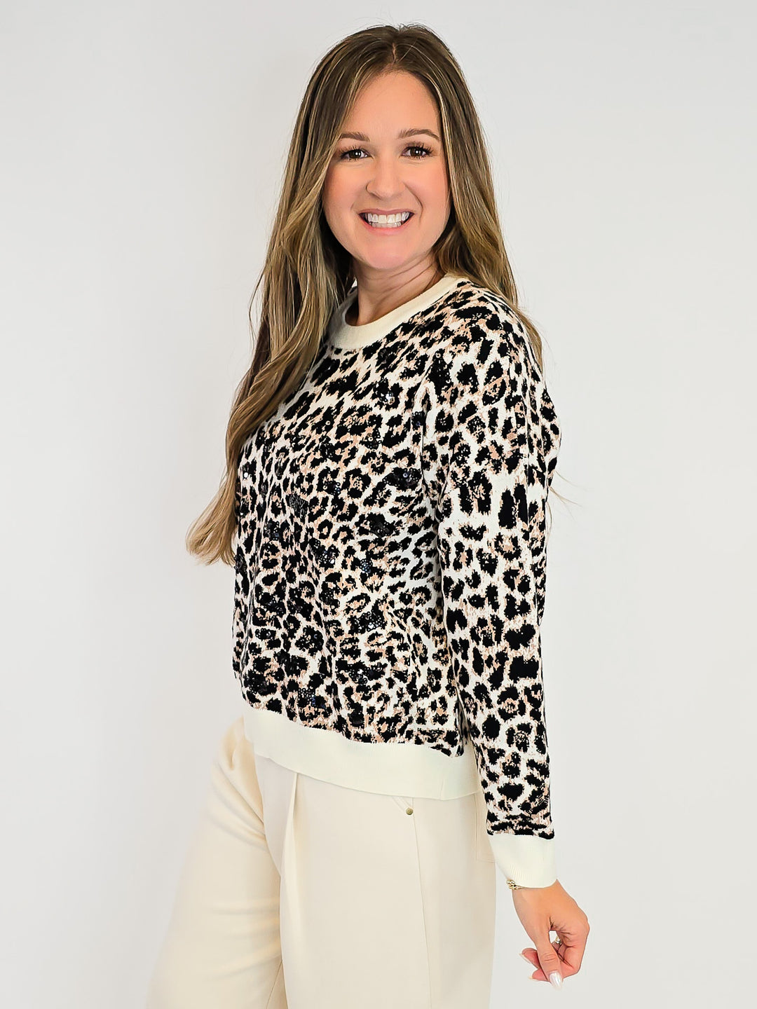 CREW NECK LEOPARD PRINT SEQUIN TOP - ONE SIZE - CREAM