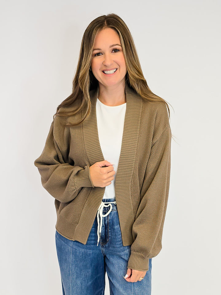 OPEN FRONT BUBBLE SLEEVE KNIT CARDIGAN - MOCHA