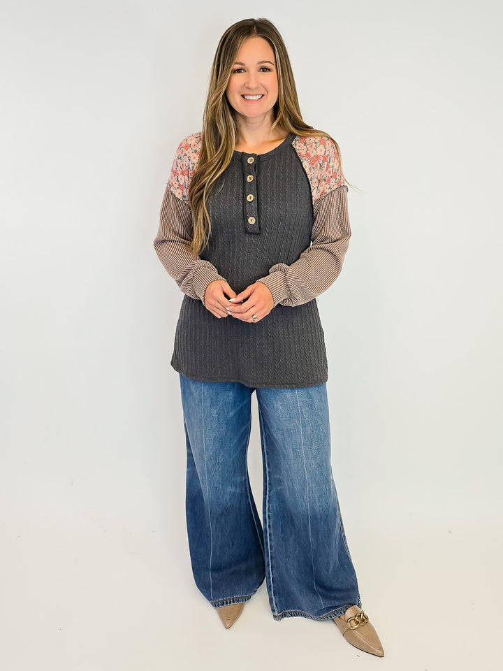 LONG SLEEVE FLORAL/SOLID CONTRAST TOP - CHARCOAL