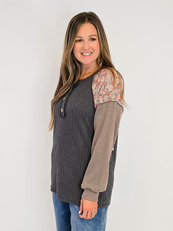 LONG SLEEVE FLORAL/SOLID CONTRAST TOP - CHARCOAL