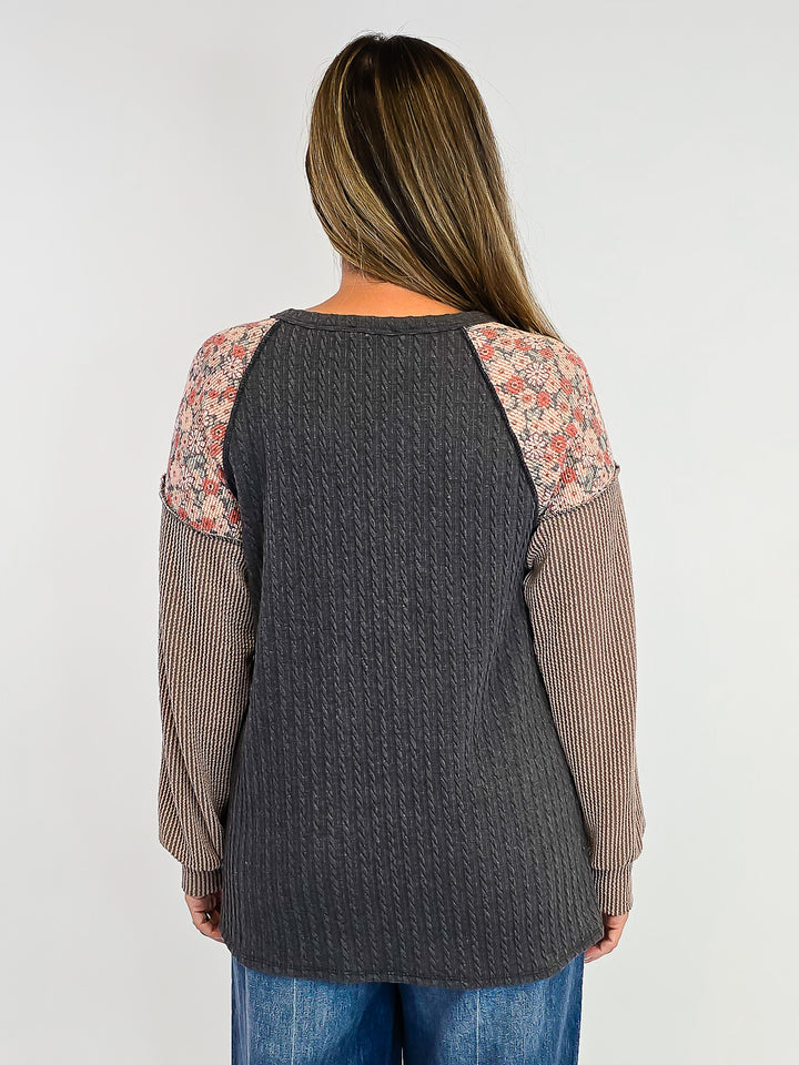 LONG SLEEVE FLORAL/SOLID CONTRAST TOP - CHARCOAL