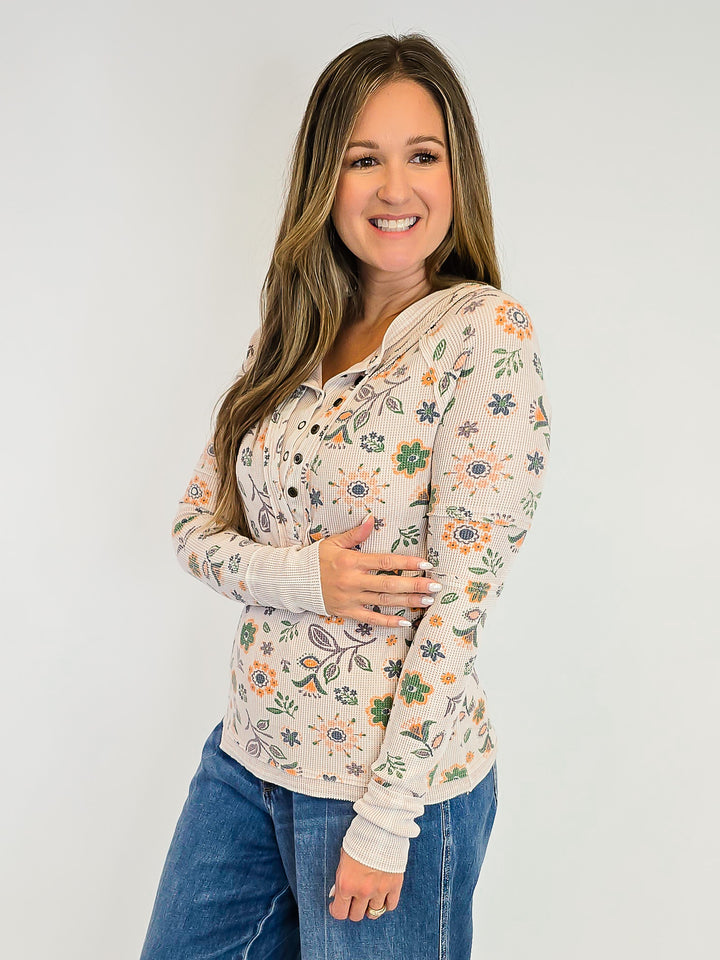 FLORAL PRINTED WASHED HENLEY TOP - BLUSH