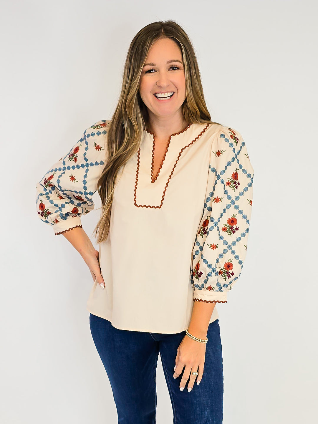 EMBROIDERED 3/4 SLEEVE TOP - ECRU