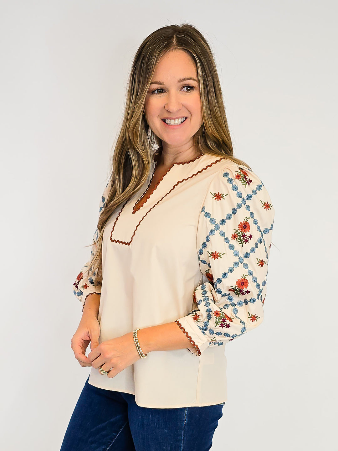 EMBROIDERED 3/4 SLEEVE TOP - ECRU