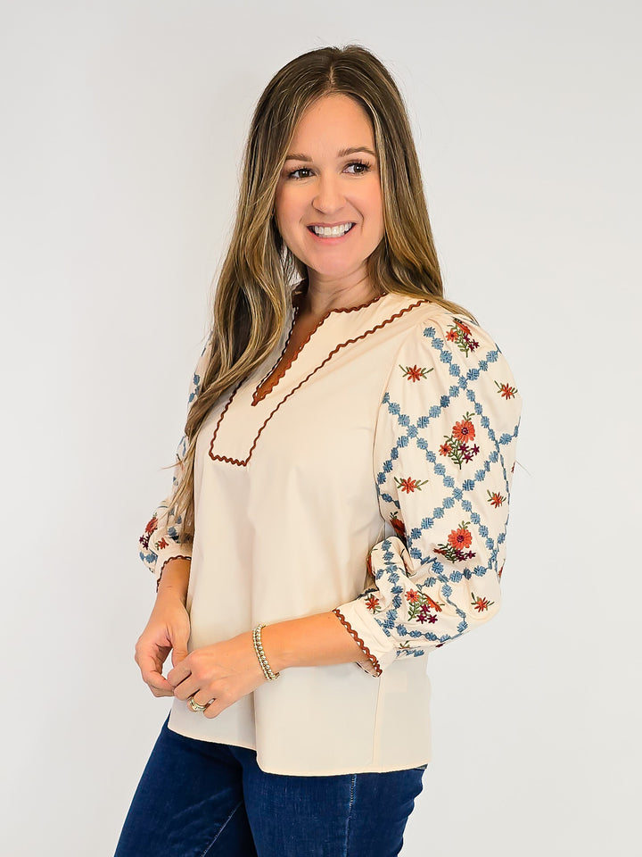 EMBROIDERED 3/4 SLEEVE TOP - ECRU