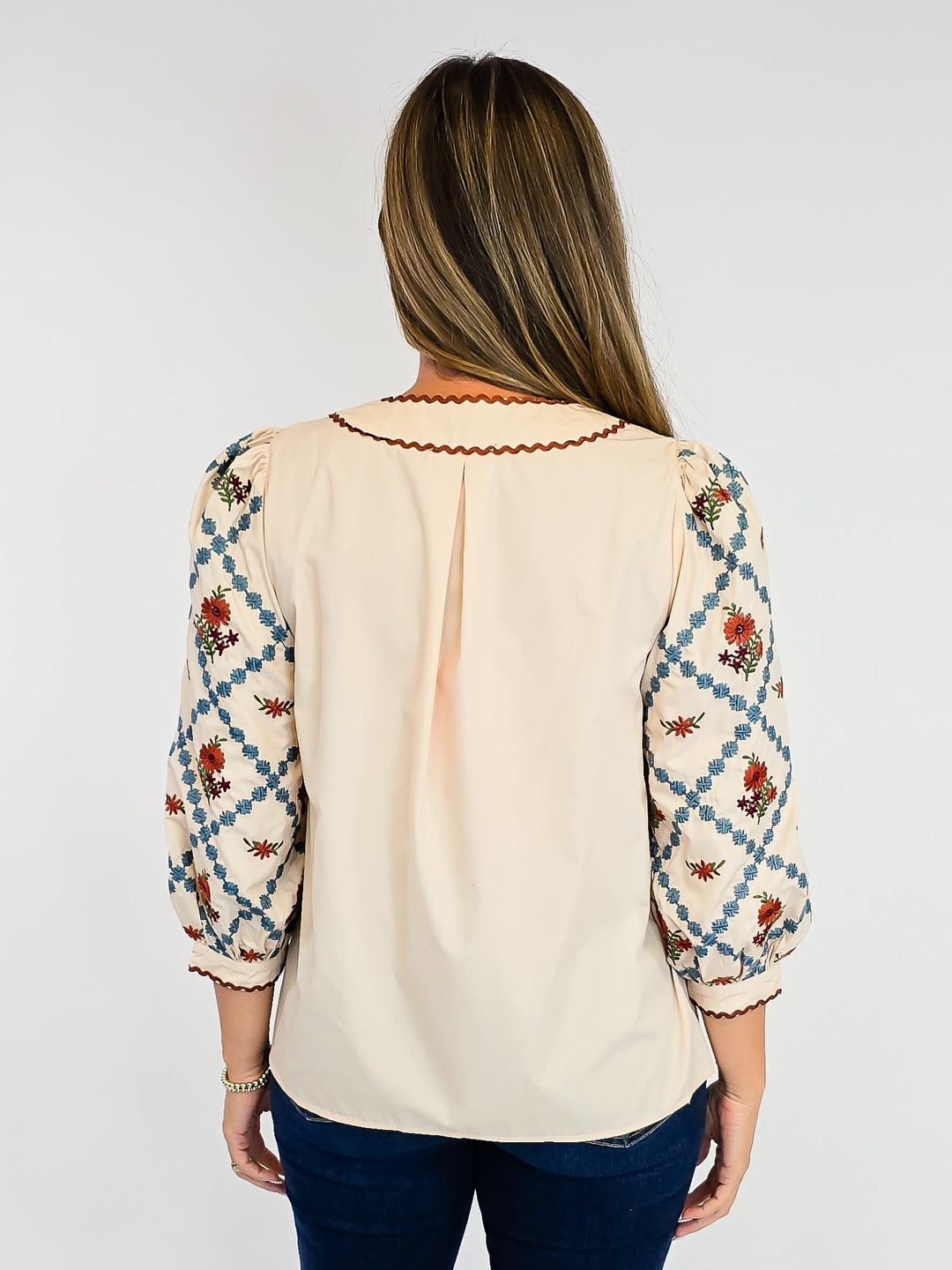 EMBROIDERED 3/4 SLEEVE TOP - ECRU