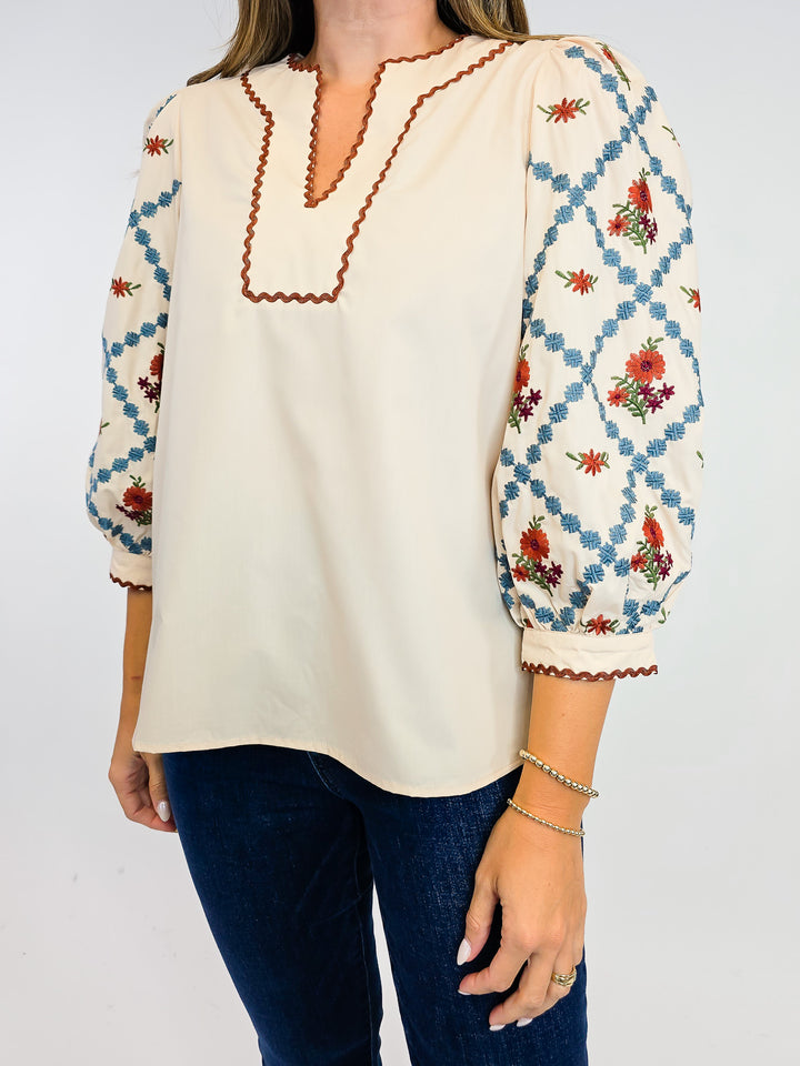 EMBROIDERED 3/4 SLEEVE TOP - ECRU