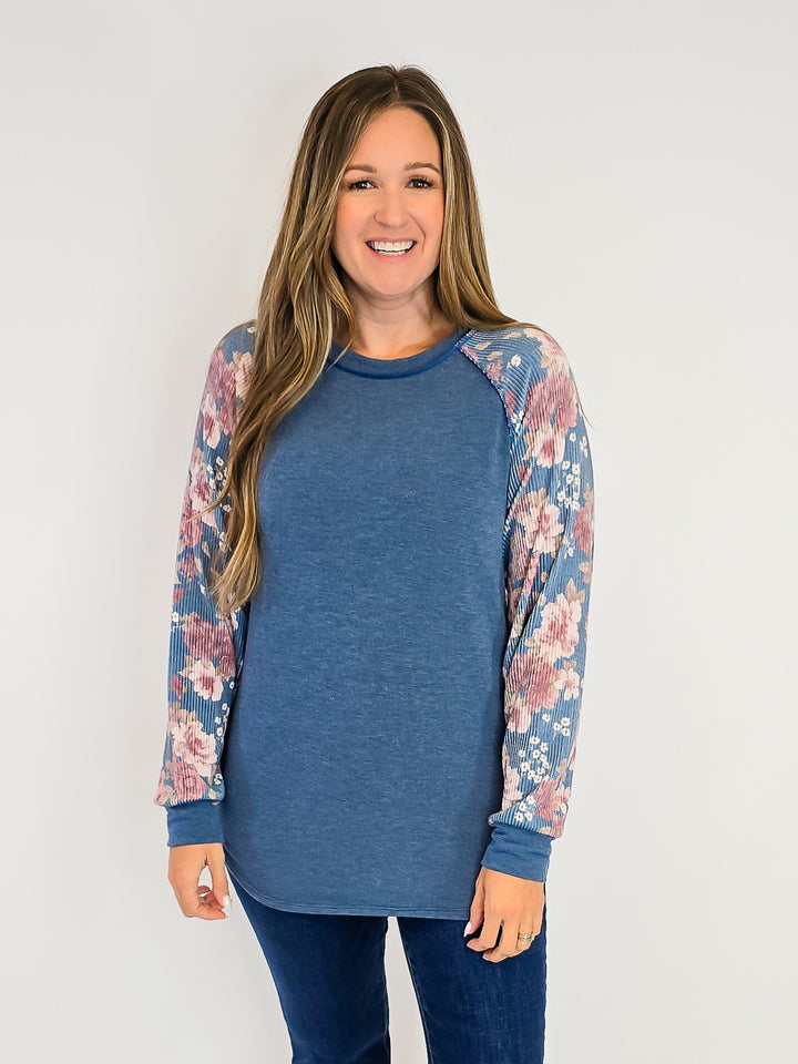 RIBBED FLORAL LONG SLEEVE TOP - BLUE