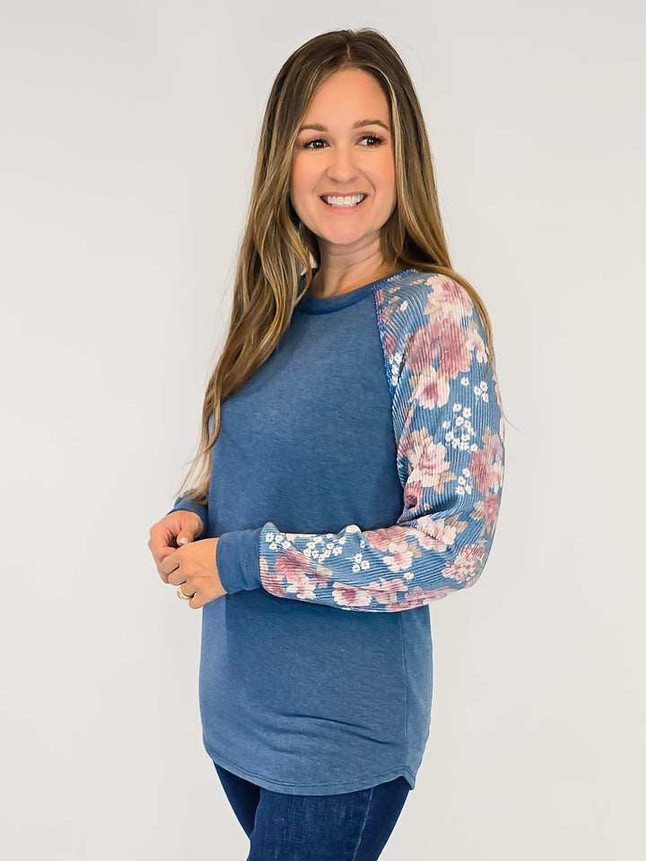 RIBBED FLORAL LONG SLEEVE TOP - BLUE