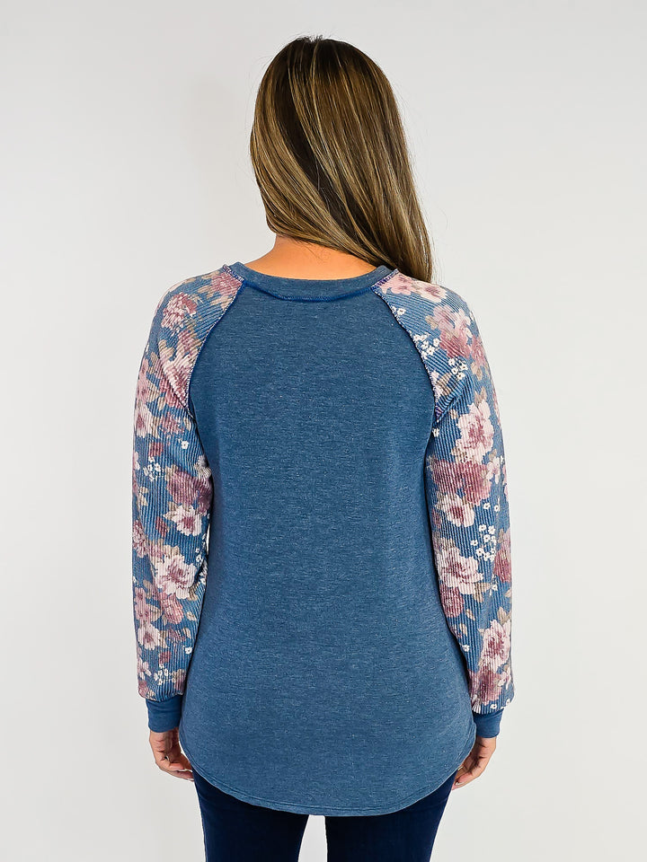 RIBBED FLORAL LONG SLEEVE TOP - BLUE