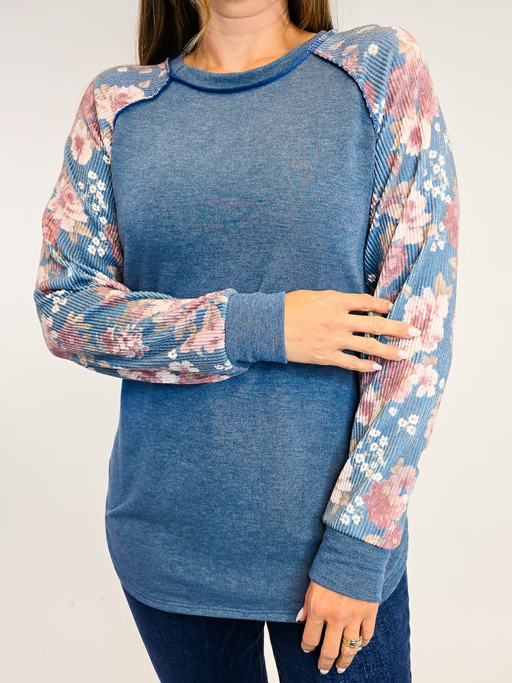 RIBBED FLORAL LONG SLEEVE TOP - BLUE