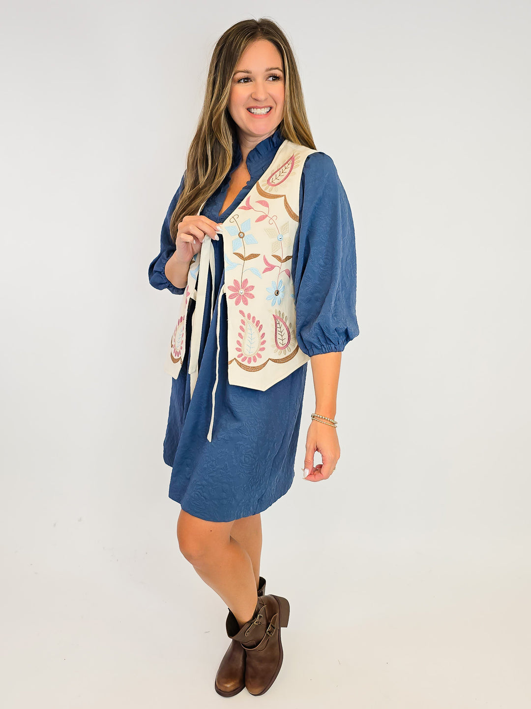 EMBROIDERY DETAILING SUEDE VEST - ECRU