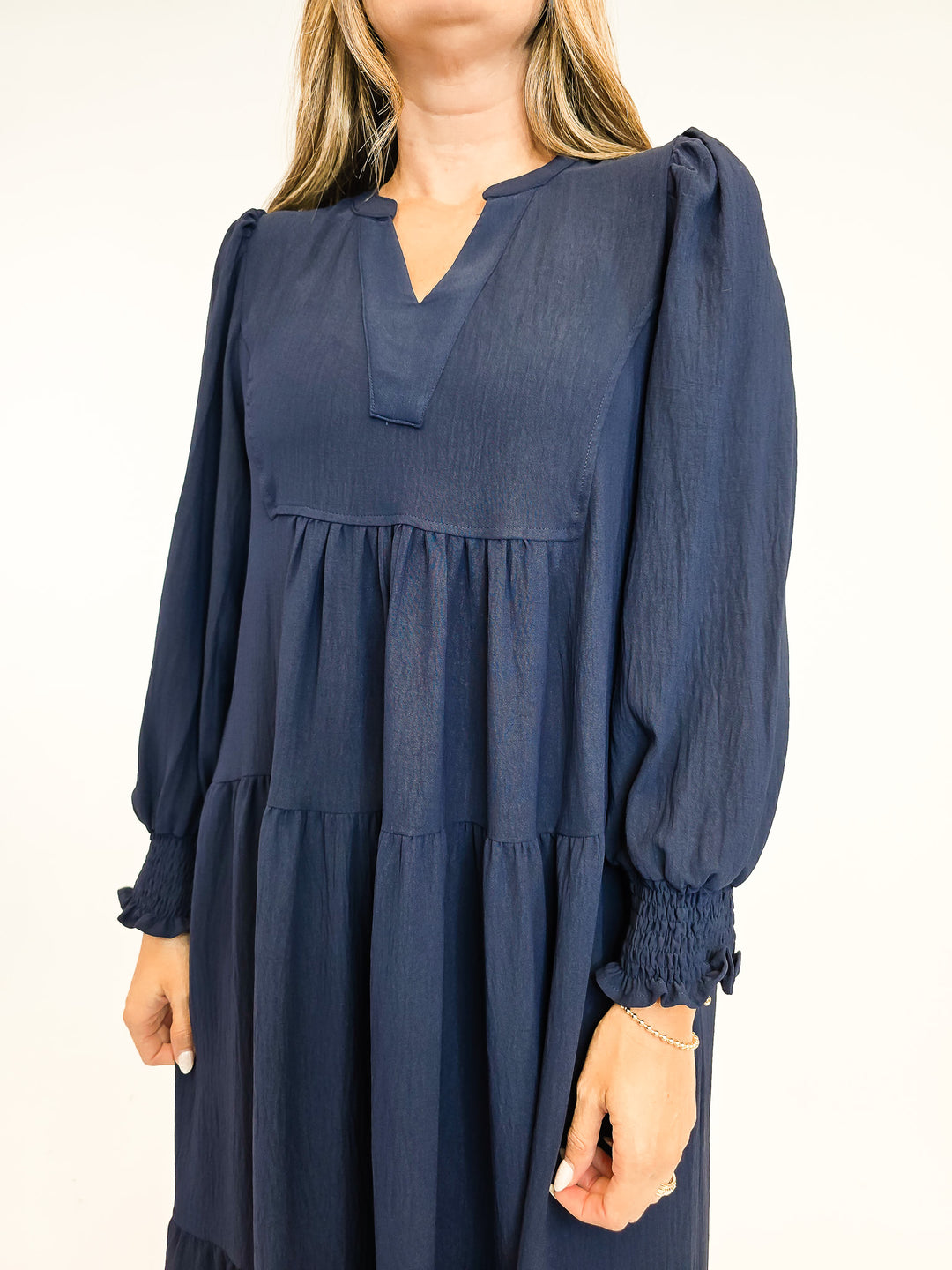 TIERED MIDI DRESS W/SMOCKED CUFFS - NAVY