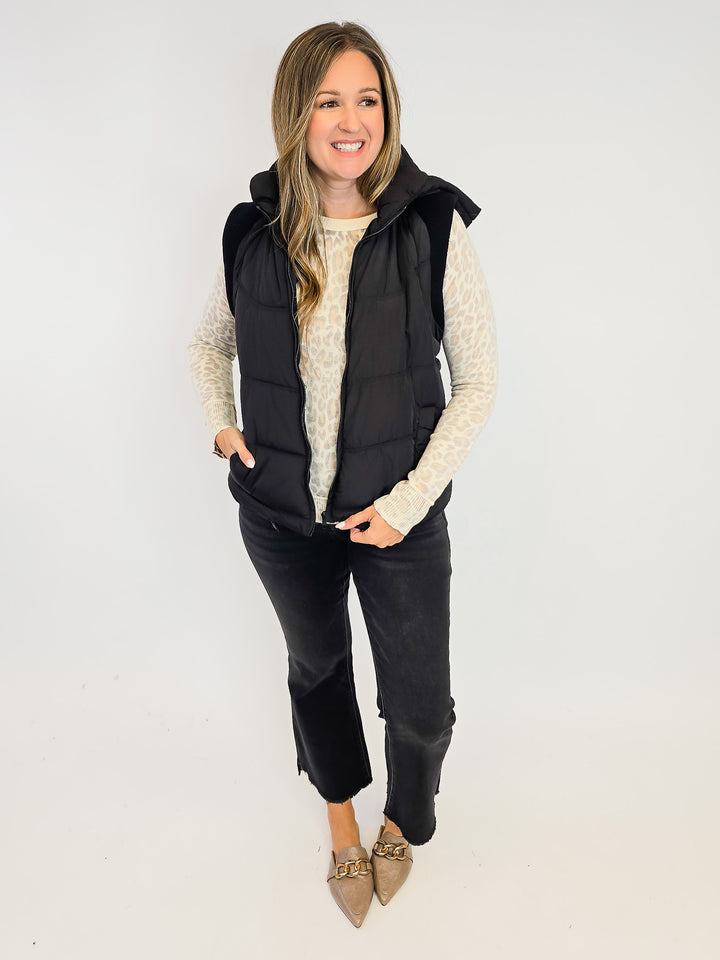 HOODED PUFFER VEST W/SWEATER RIB DETAIL - BLACK