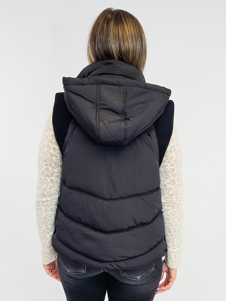 HOODED PUFFER VEST W/SWEATER RIB DETAIL - BLACK