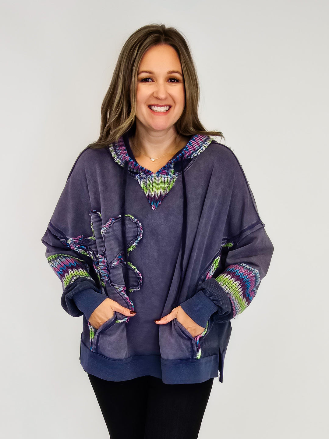 DAISY PATCH WASHED TERRY HOODIE PULLOVER - BLUEBERRY