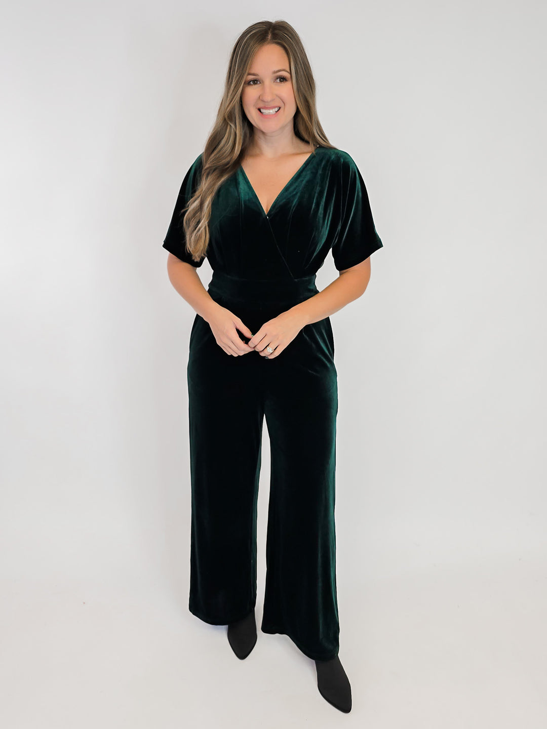 SURPLICE NECK VELVET JUMPSUIT - HUNTER GREEN