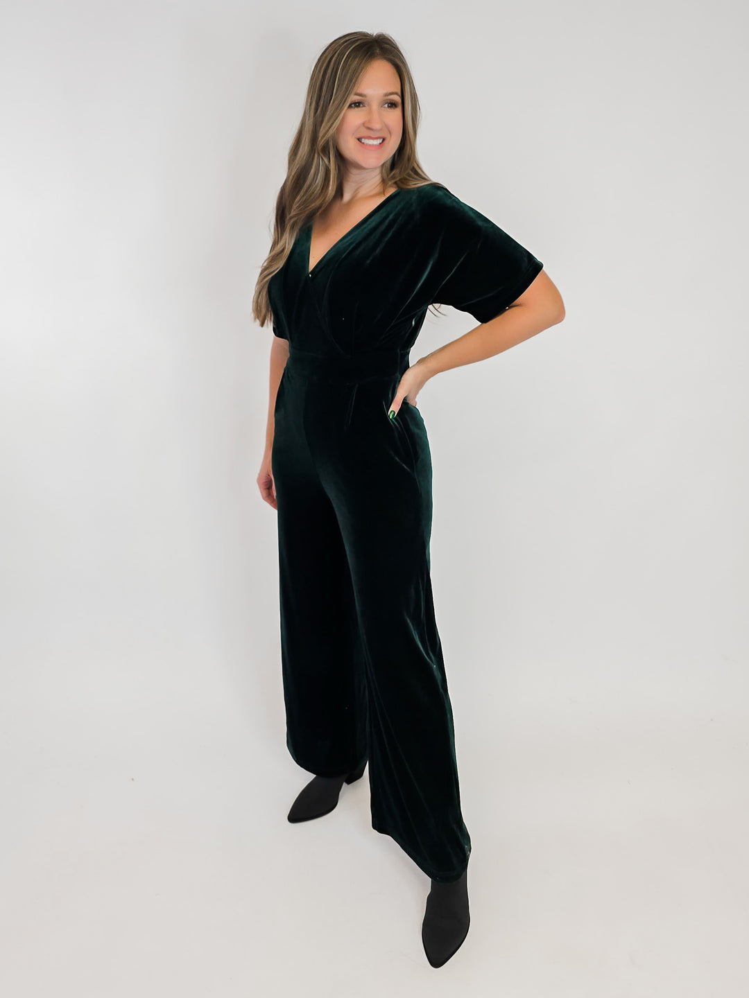 SURPLICE NECK VELVET JUMPSUIT - HUNTER GREEN