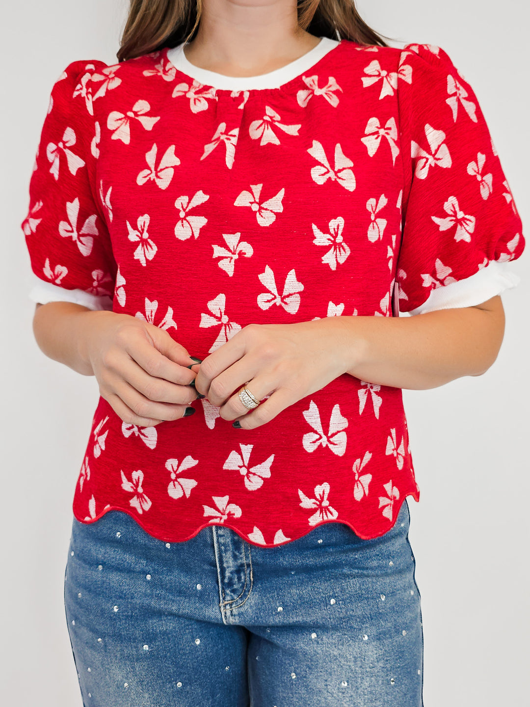 SCALLOPED HEM BOW PRINT VELVET TOP - RED