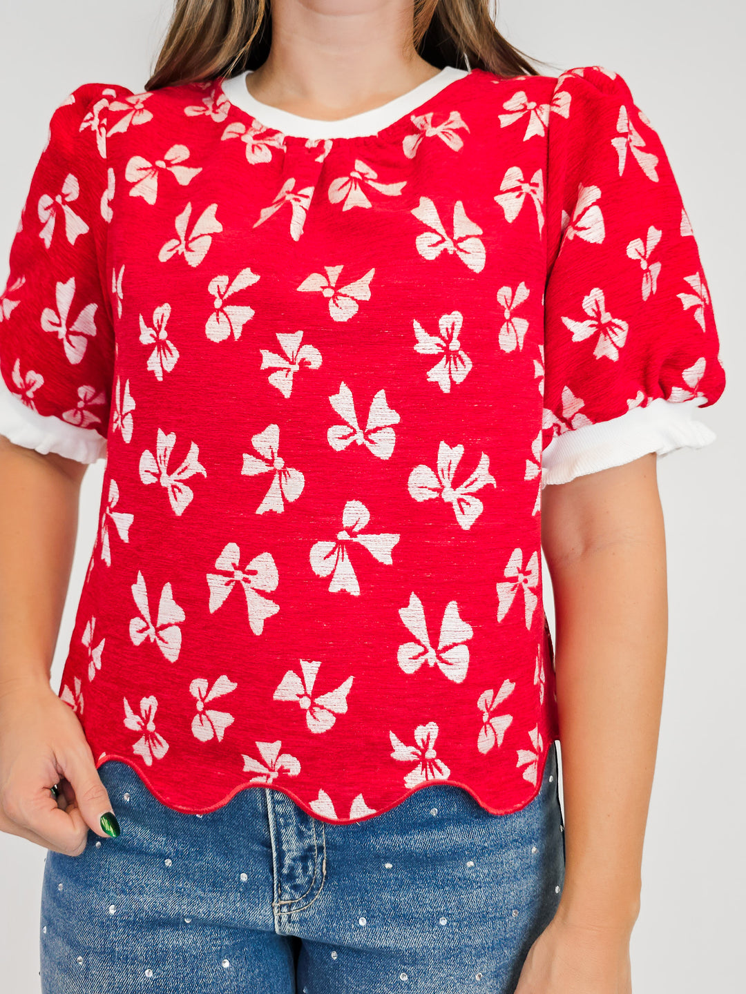 SCALLOPED HEM BOW PRINT VELVET TOP - RED