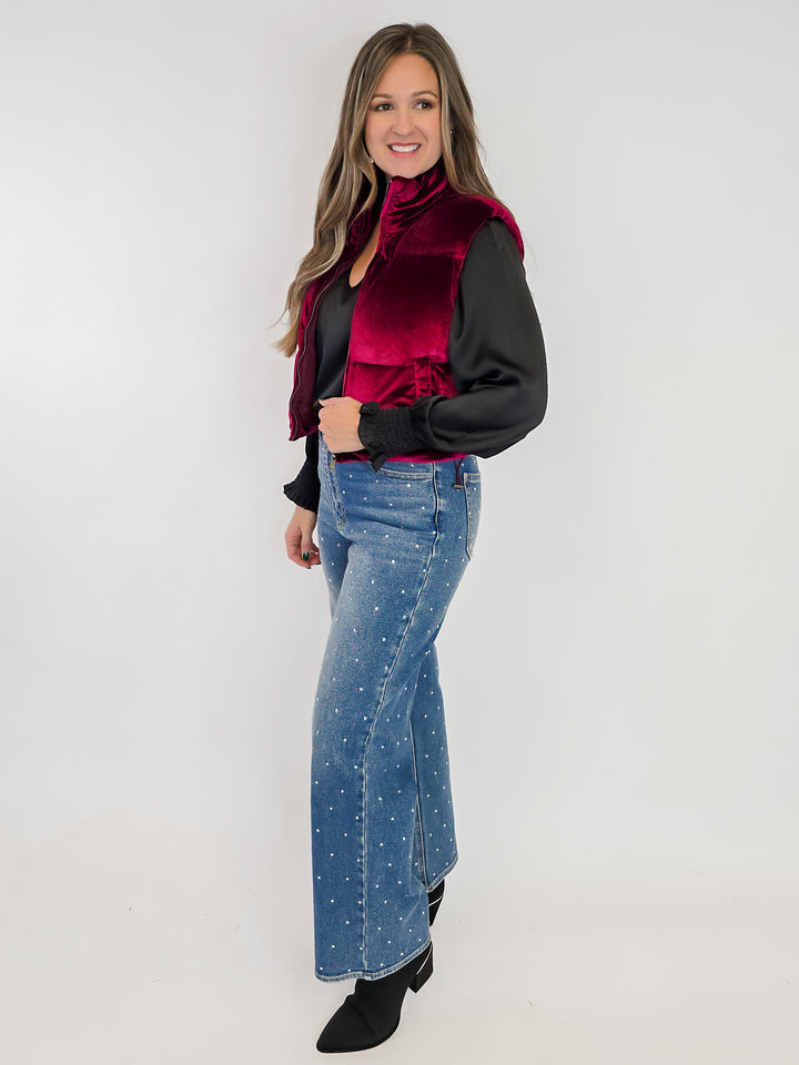 VELVET CROPPED PUFFER VEST - DARK BURGUNDY