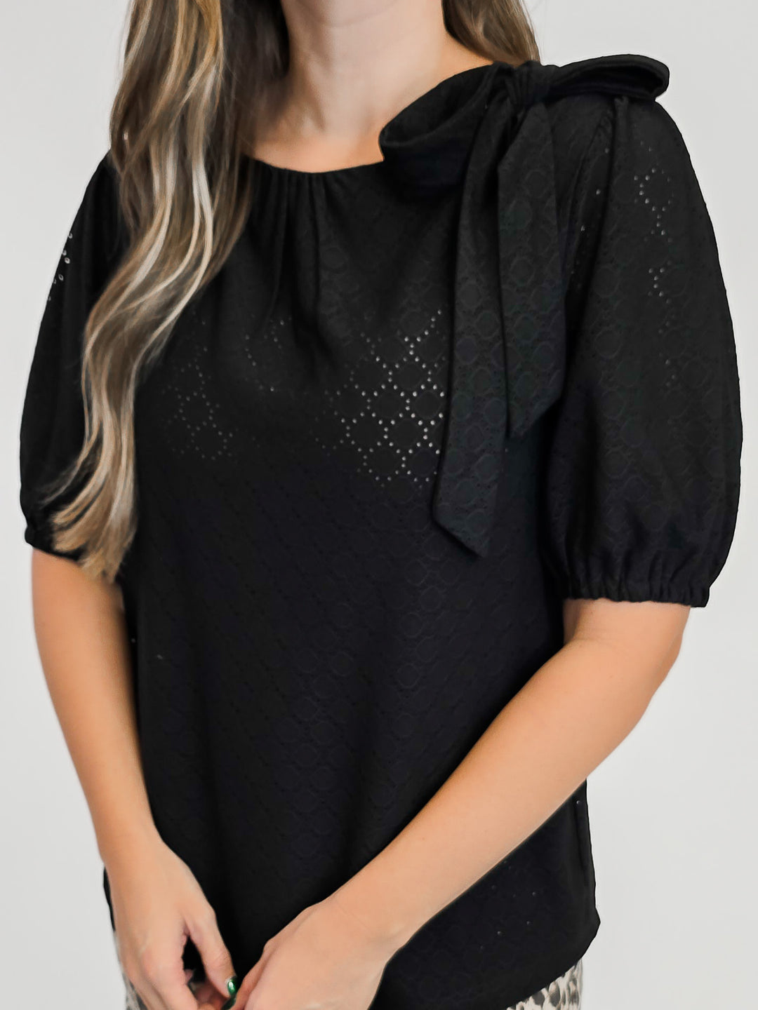 PUFF SLEEVE SOLID TOP - BLACK